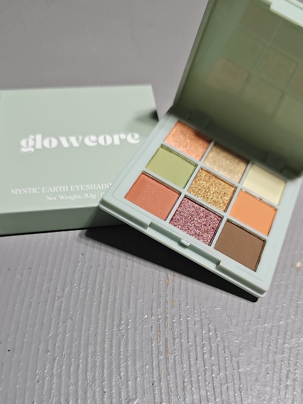 GLOW CORE Mystic Earth Eyeshadow Palette - 9 Shades